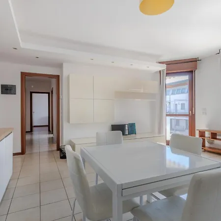 Apartment Guesthost - Beautiful Venice Zelo
